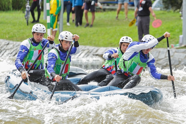 rafting raft whitewater world championships ceske budejovice czech republic masters youth irf icf sportscene