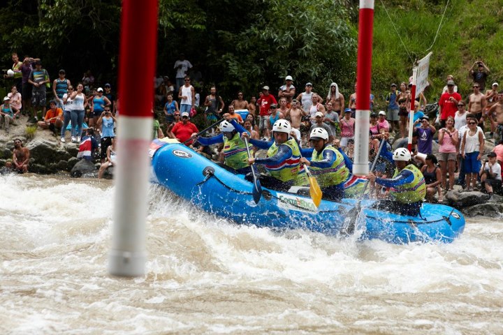 rafting raft whitewater river slalom competition explanation irf icf sportscene