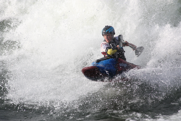 claire o'hara white nile uganda whitewater river freestyle canoe kayak surf icf sportscene planet tribe