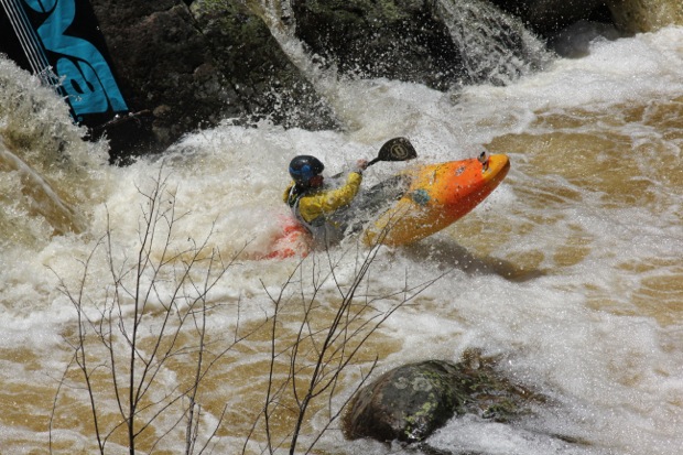 paddle double dutch canoe kayak wildwater freestyle carbon fibre sportscene proton tyfoon magic 