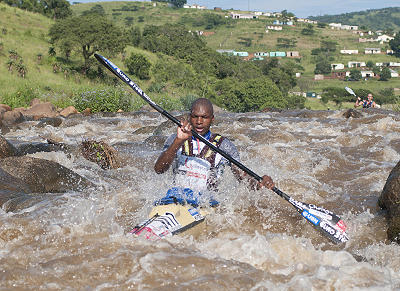 canoe kayak marathon 2013 dusi unlimited icf planet sportscene river south africa sbonelo zondi robyn kime