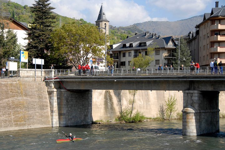 canoe kayak sort spain noguera pallaresa sportscene river wildwater rafting freestyle competition 