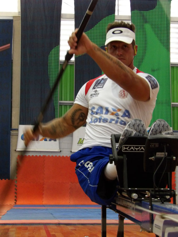 canoe kayak paddlesports paracanoeing fernando fernandes sprint world champion brazil kayakpro ergometer icf sportscene