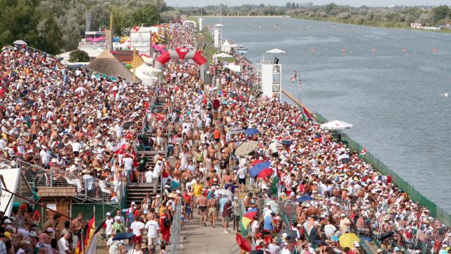 canoe kayak audience public cheering parents rage pressure performance psychology sportscene 