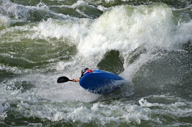 canoe kayak freestyle wave ottawa 2015 canada icf world championships garburator river claire ohara sportscene 