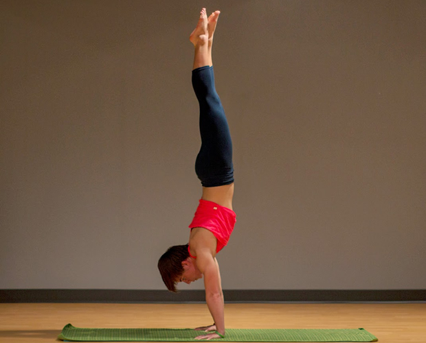 canoe kayak training yoga adriene levknecht freestyle spankin it sportscene handstand pose