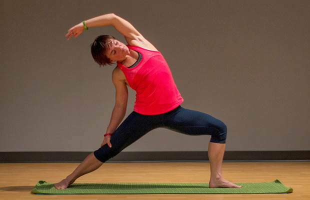 adriene levknecht canoe kayak whitewater wildwater paddlesport sportscene training yoga performance reverse warrior